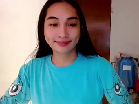 Snapshot of SweetLilly_18 chatting on January 26, 1:47 pm SweetLilly 18 online show from January 26, 1:47 pm