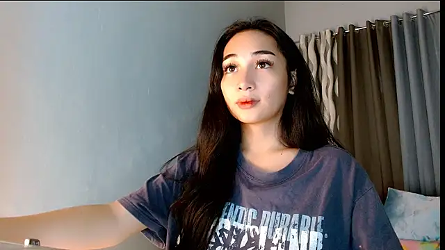SweetLilly 18 online show from July 9, 4:46 am