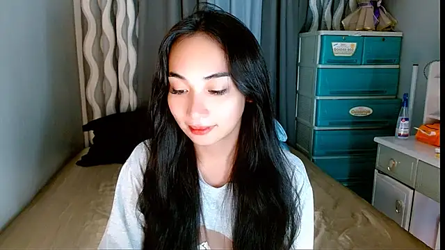 SweetLilly 18 online show from May 25, 4:34 am