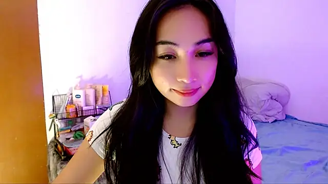 SweetLilly 18 online show from November 1, 3:24 am