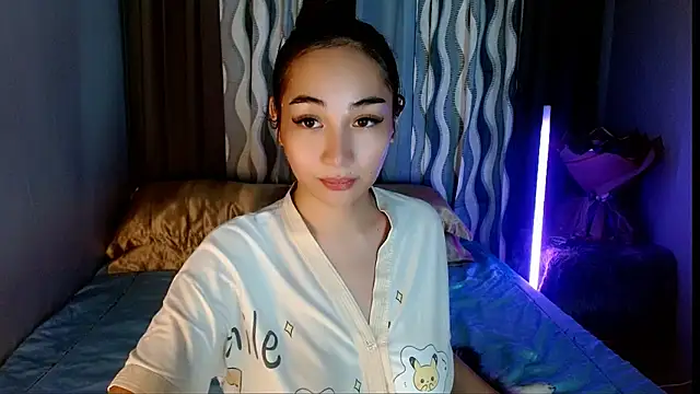 SweetLilly 18 online show from April 24, 2:57 am