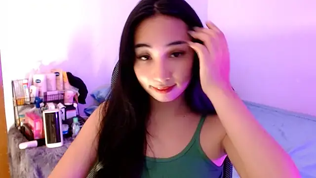 SweetLilly 18 online show from November 17, 3:54 am