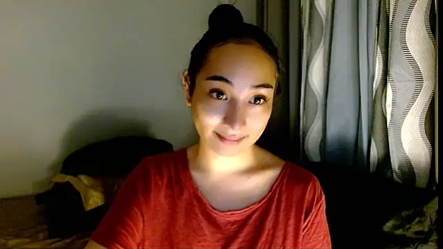 SweetLilly 18 online show from March 25, 4:34 am