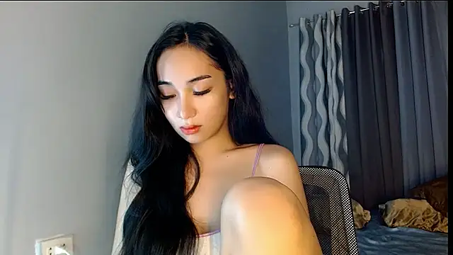 SweetLilly 18 online show from July 17, 2:53 am