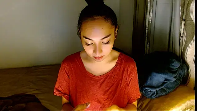 SweetLilly 18 online show from March 3, 3:02 am