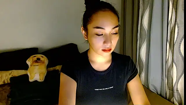 SweetLilly 18 online show from March 27, 5:38 am