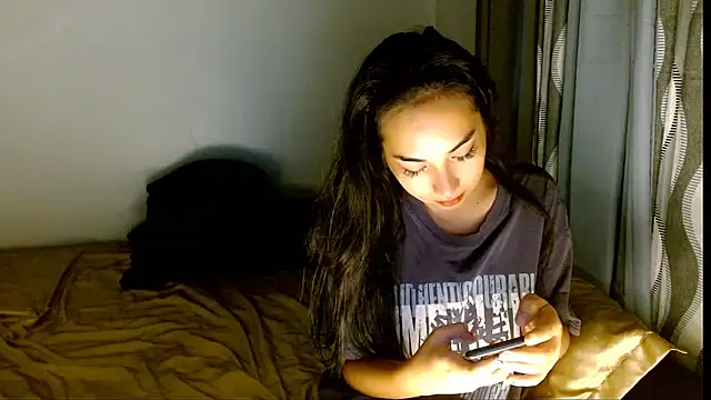 SweetLilly 18 online show from March 2, 3:29 am