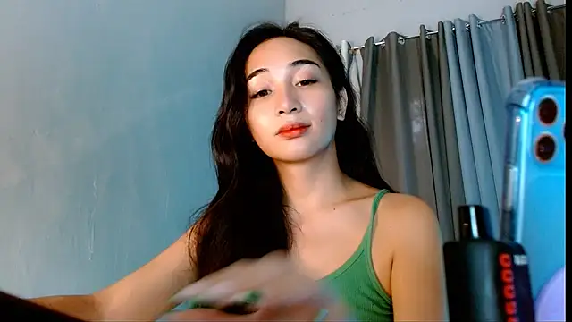 SweetLilly 18 online show from June 19, 7:14 am