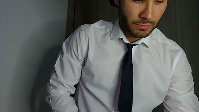 Justynn1 online show from April 14, 11:43 pm