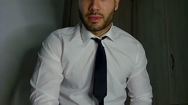 Justynn1 online show from April 5, 9:32 pm