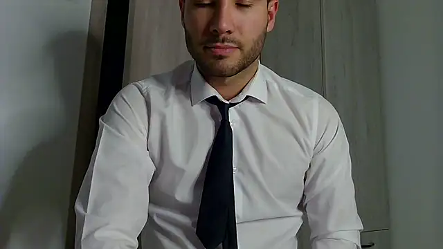 Snapshot of Justynn1 chatting on February 28, 2:31 am Justynn1 online show from February 28, 2:31 am