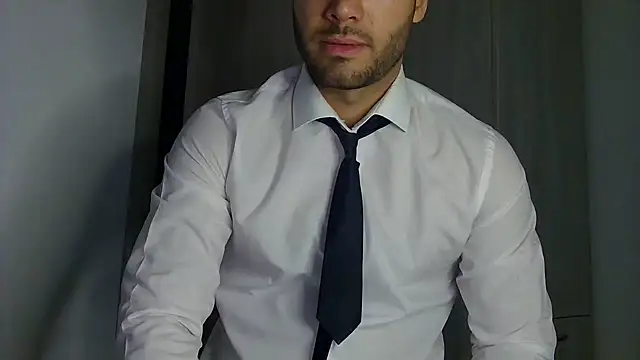 Justynn1 online show from May 21, 9:45 pm
