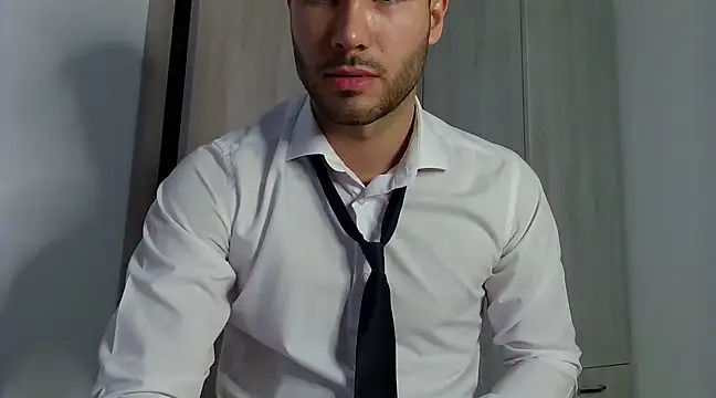 Snapshot of Justynn1 chatting on February 28, 5:37 am Justynn1 online show from February 28, 5:37 am