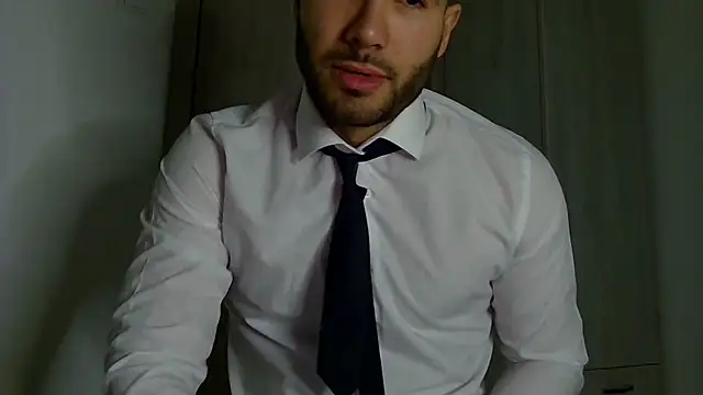 Justynn1 online show from December 13, 11:55 pm