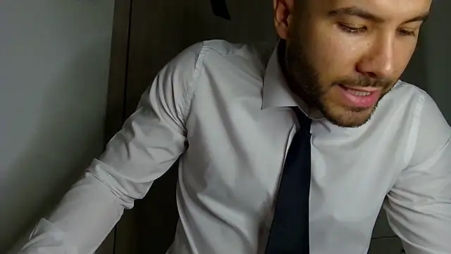 Justynn1 online show from May 16, 1:48 am