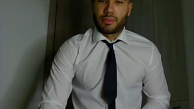 Justynn1 online show from May 16, 1:59 am