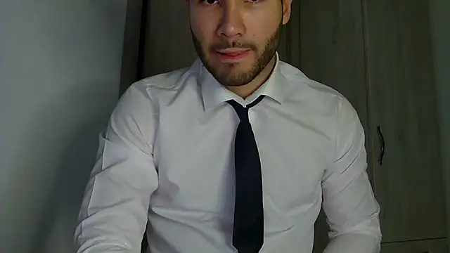 Justynn1 online show from December 5, 6:45 am