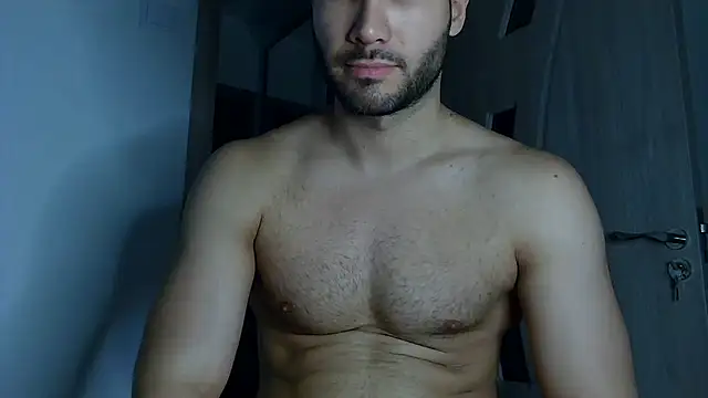 Snapshot of Justynn1 chatting on July 8, 8:20 pm Justynn1 online show from July 8, 8:20 pm