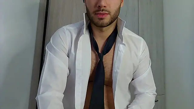 Snapshot of Justynn1 chatting on February 24, 6:27 am Justynn1 online show from February 24, 6:27 am