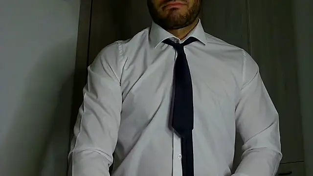 Justynn1 online show from May 16, 1:37 am