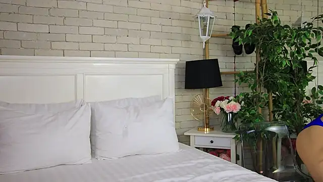 EmillyBronte online show from September 18, 7:28 pm