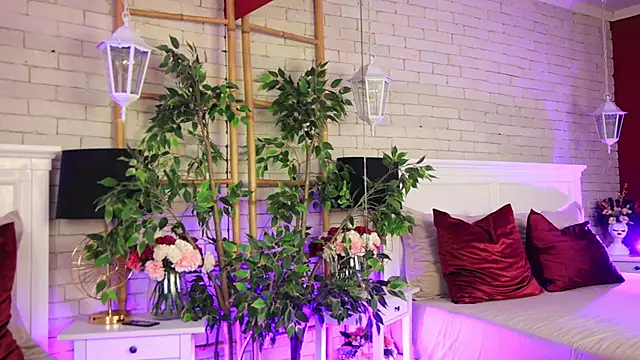 EmillyBronte online show from March 7, 8:25 pm