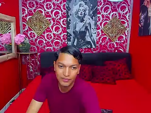 PEINBOYS online show from July 7, 7:06 pm
