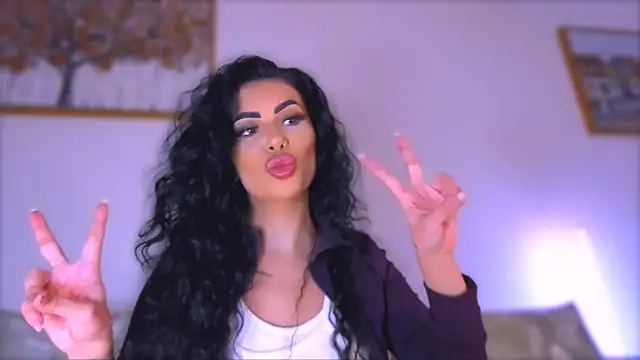 Snapshot of MoonaMuslim chatting on March 4, 6:15 pm MoonaMuslim online show from March 4, 6:15 pm