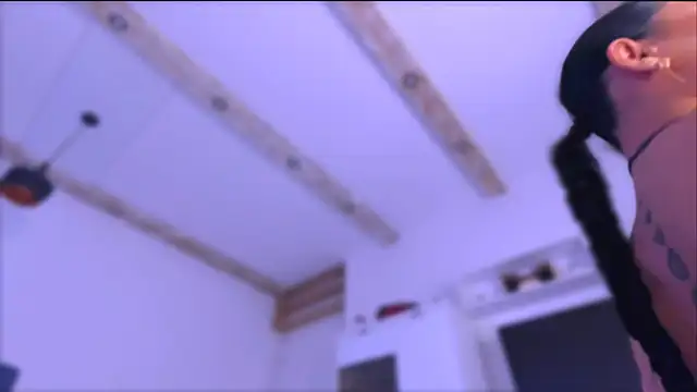 Snapshot of MoonaMuslim chatting on February 9, 7:01 pm MoonaMuslim online show from February 9, 7:01 pm