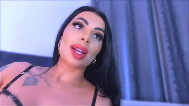 Snapshot of MoonaMuslim chatting on February 16, 5:44 pm MoonaMuslim online show from February 16, 5:44 pm