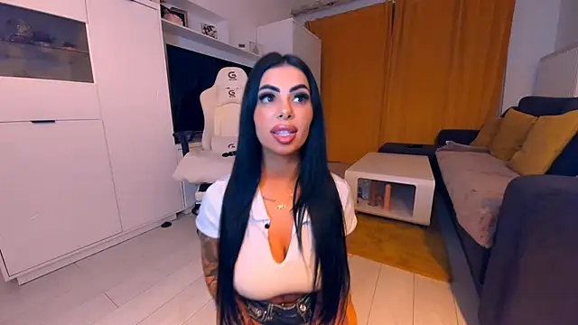 Snapshot of MoonaMuslim chatting on January 15, 8:48 pm MoonaMuslim online show from January 15, 8:48 pm