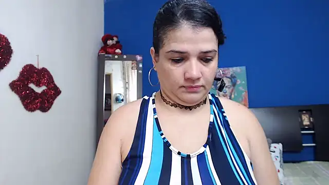 Snapshot of GlendaStarx chatting on July 16, 9:56 pm GlendaStarx online show from July 16, 9:56 pm