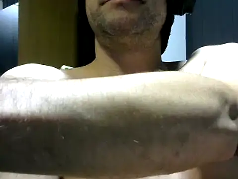 Snapshot of gauchors20 chatting on December 4, 1:08 am gauchors20 online show from December 4, 1:08 am