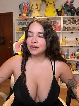 Snapshot of Sweet_sully__ chatting on June 19, 7:58 am Sweet sully online show from June 19, 7:58 am