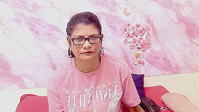 Snapshot of IndianAllure chatting on February 9, 5:38 am IndianAllure online show from February 9, 5:38 am