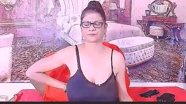 Snapshot of IndianAllure chatting on February 21, 5:53 am IndianAllure online show from February 21, 5:53 am