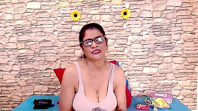 IndianAllure online show from May 16, 5:50 am