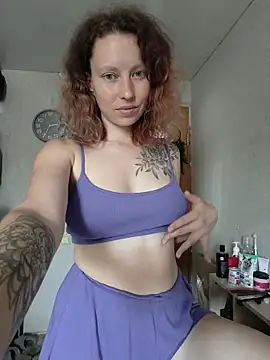 Snapshot of Frost_foxy chatting on July 7, 7:34 am Frost foxy online show from July 7, 7:34 am