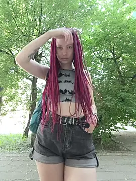 Snapshot of Frost_foxy chatting on June 25, 2:31 am Frost foxy online show from June 25, 2:31 am