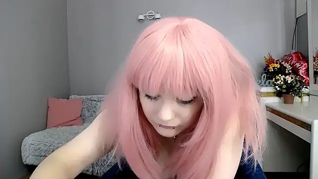 Estheri online show from March 4, 6:54 am