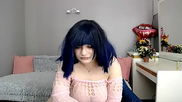 Estheri online show from February 13, 8:03 am