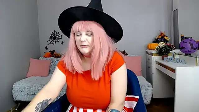 Estheri online show from October 30, 7:28 am