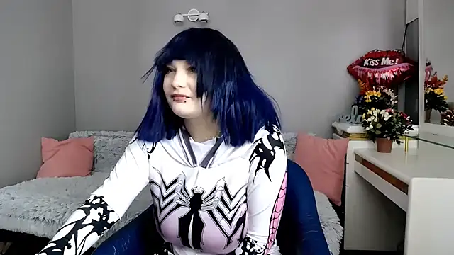 Estheri online show from February 3, 7:57 am