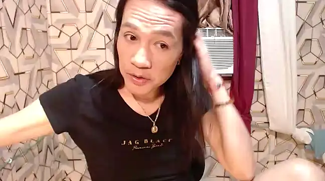 Snapshot of tshugecumxxx chatting on February 17, 11:23 am tshugecumxxx online show from February 17, 11:23 am