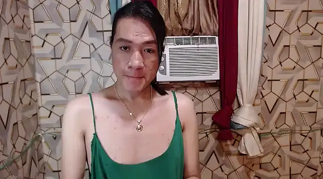 Snapshot of tshugecumxxx chatting on December 25, 12:37 pm tshugecumxxx online show from December 25, 12:37 pm