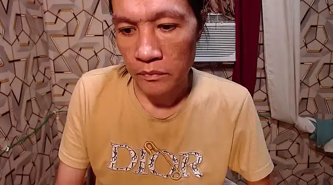 Snapshot of tshugecumxxx chatting on February 12, 4:00 pm tshugecumxxx online show from February 12, 4:00 pm