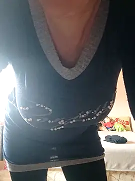 Snapshot of Elza01 chatting on February 23, 7:55 am Elza01 online show from February 23, 7:55 am