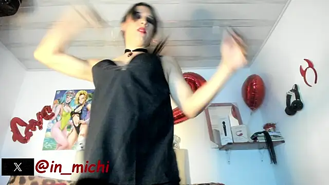 Snapshot of dangerous_bitch chatting on October 25, 12:10 am dangerous bitch online show from October 25, 12:10 am