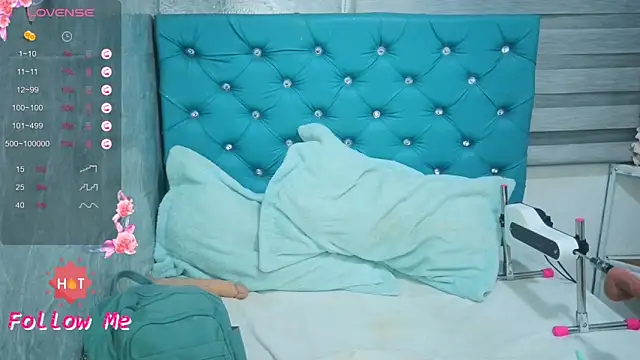 MAARYMOON online show from April 13, 10:41 am