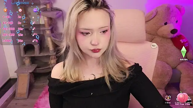 Snapshot of KuroChan420 chatting on February 4, 2:06 am KuroChan420 online show from February 4, 2:06 am